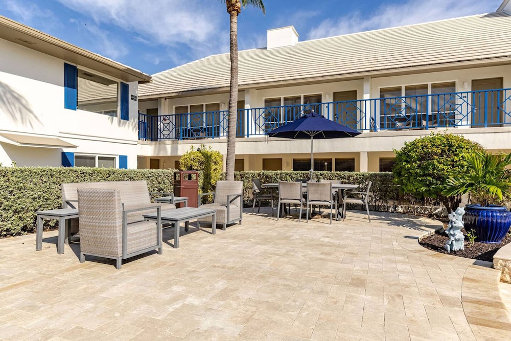 Dover House Resort