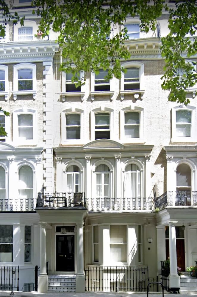 Gulaid House Knightsbridge by Bob W London