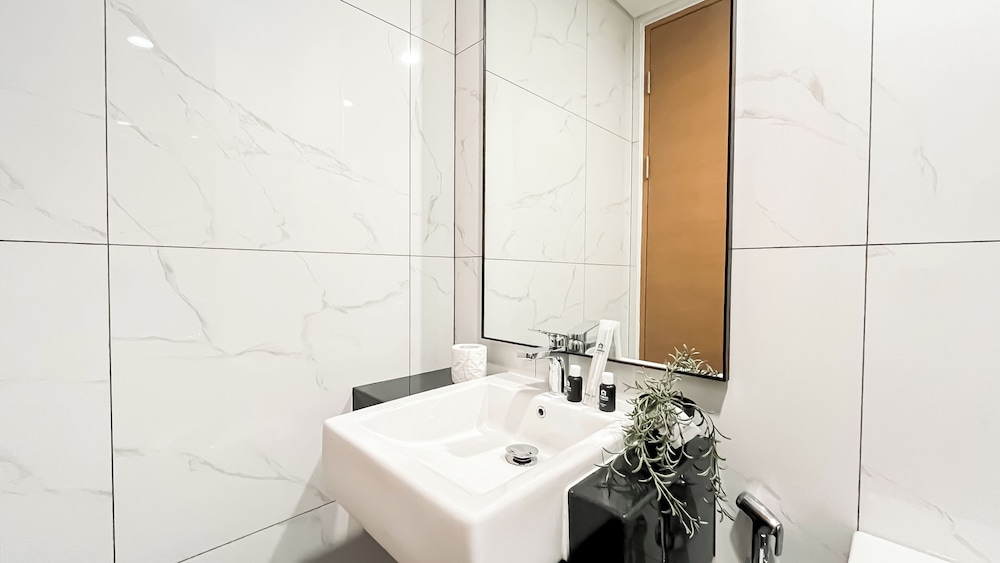 Fully Furnished Studio Room At Ciputra World 2 Apartment