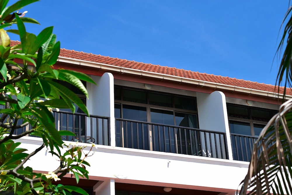 Sea Memories White Sand Beach Hotel