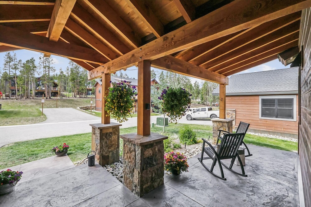 Breck Mountain Getaway 4 Bedroom Home