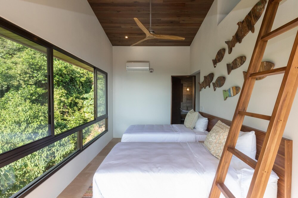 Resol Luxury Oceanview Villa in Costa Rica view 5