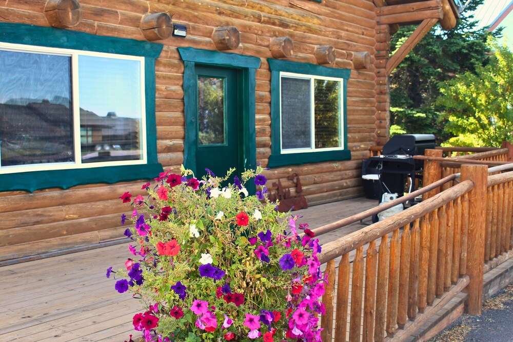 River Property Management LLC