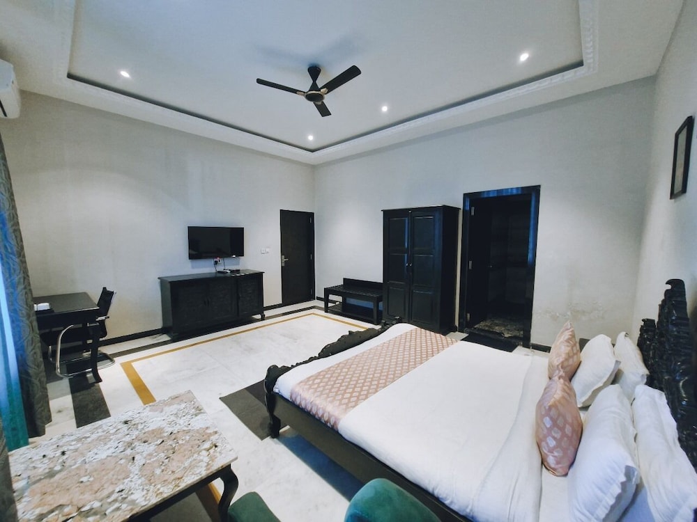 Surya Kothi Resort
