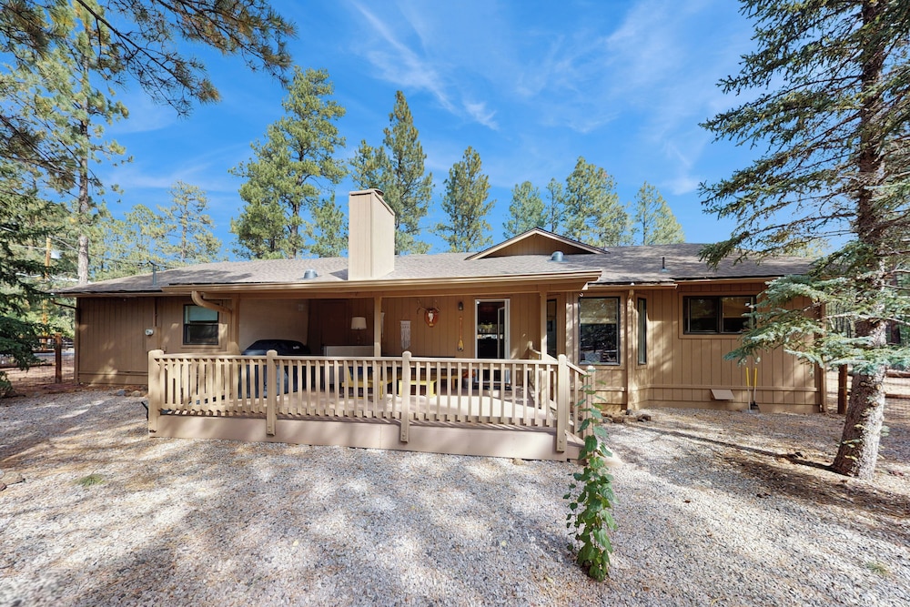 3BR Home Close to Golf, Trails, Lake, & Ski Resort