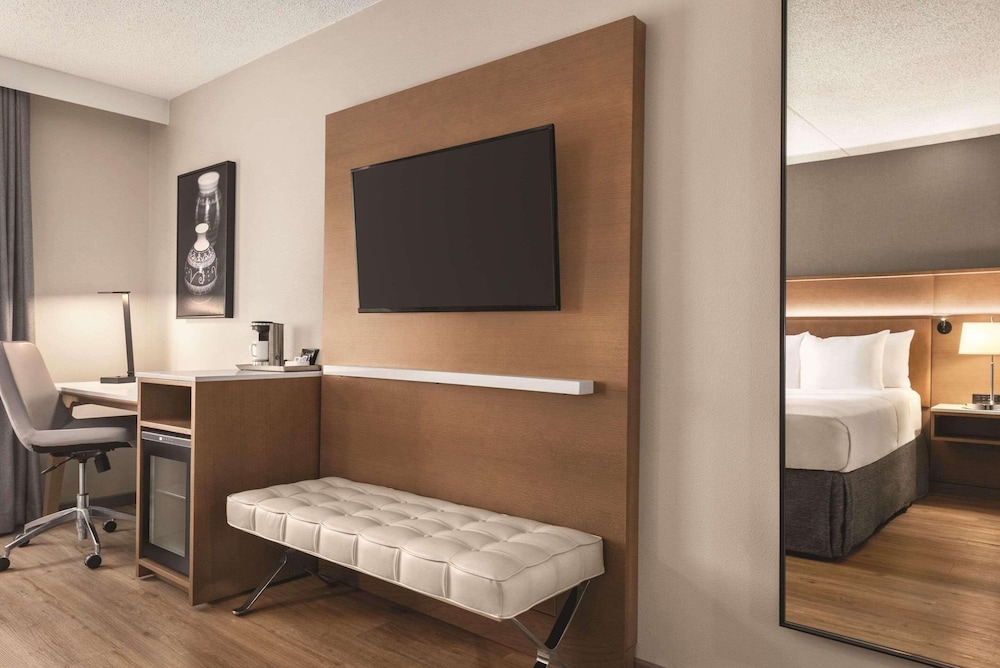 Green Bay Vacations - Oneida Casino Hotel - Property Image 36