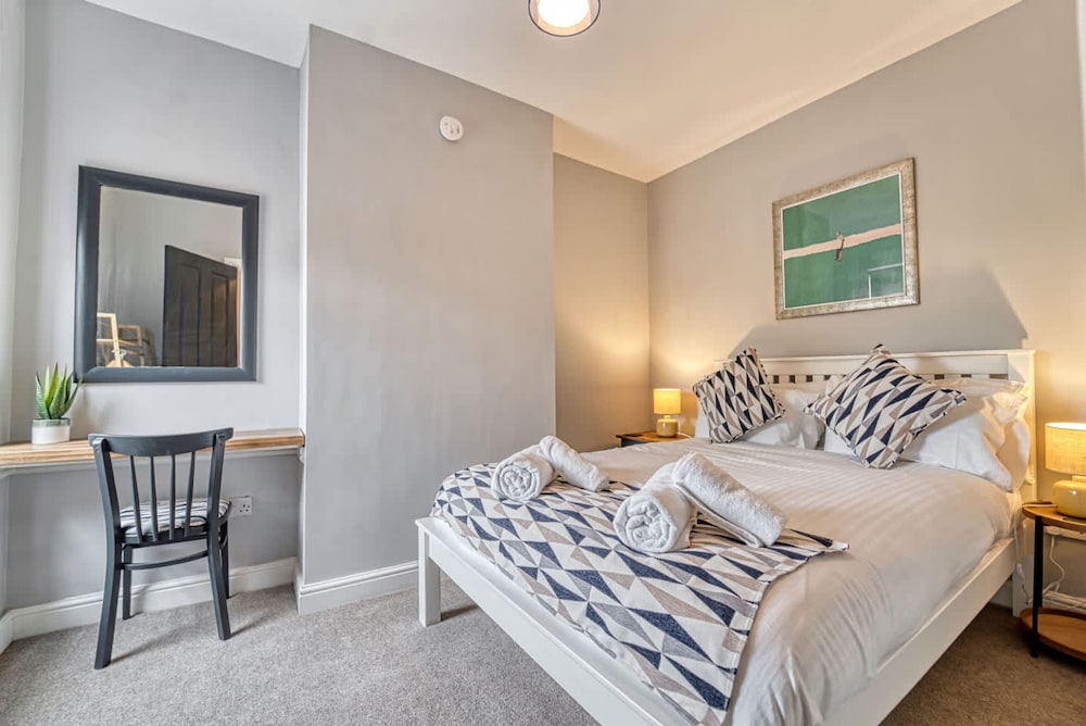 Host Stay Gillam House