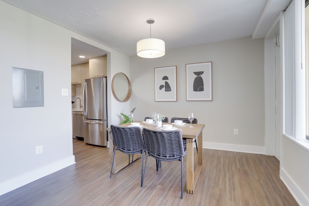 Walkable DC View Apartments