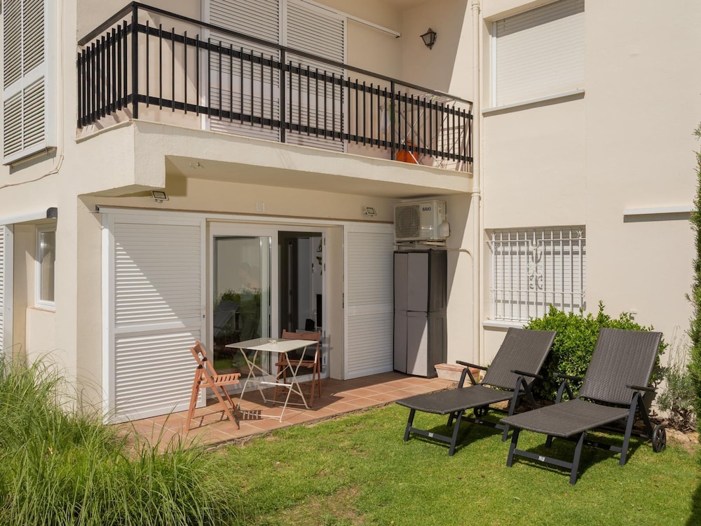 Apartament amb Piscina i Parquing Baixos amb Jard