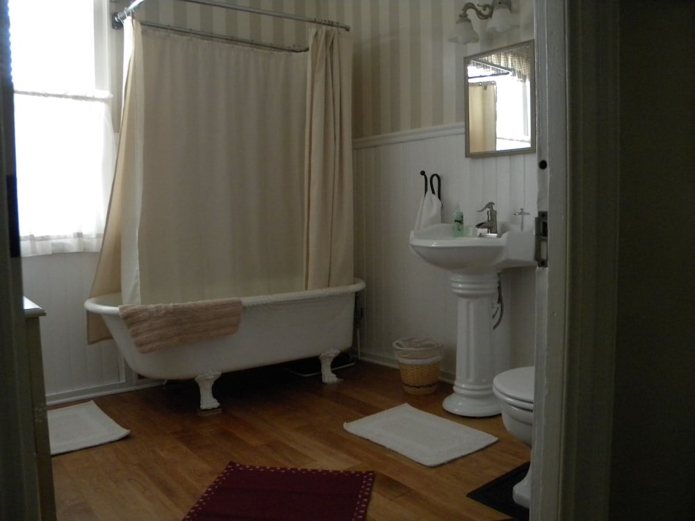 B&B at Oliver Phelps