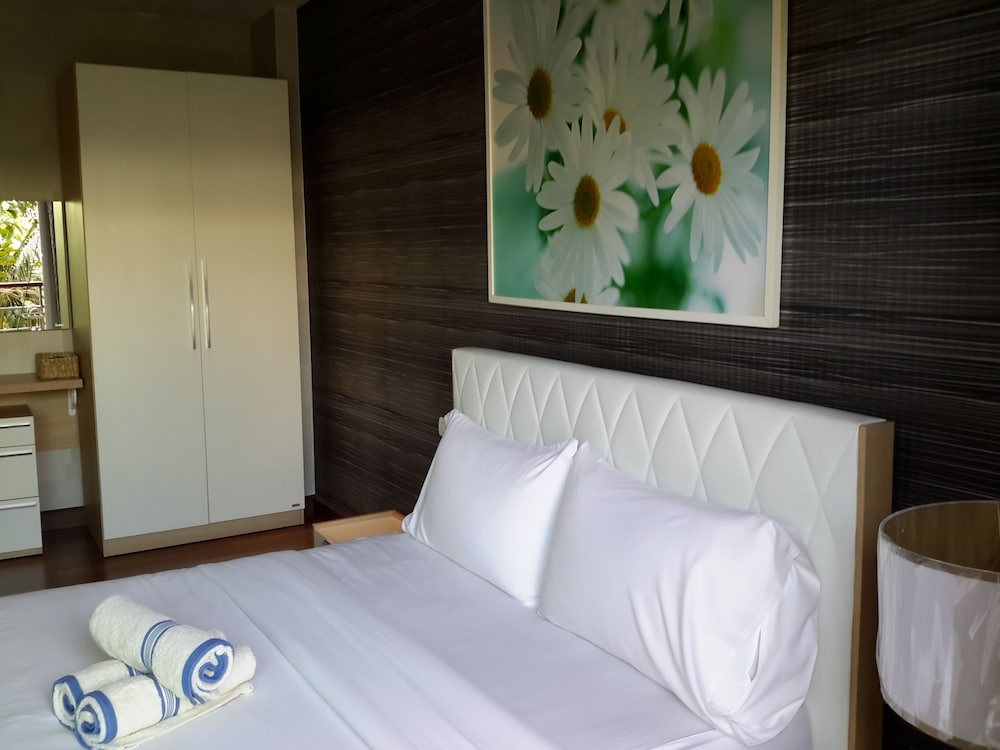 Beachfront Family Penthouse Hua Hin
