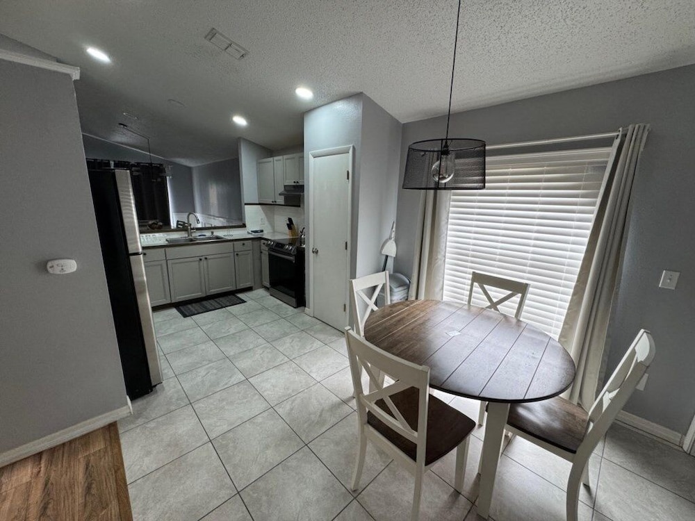 Beach Bums Villa 3 Bedroom Home