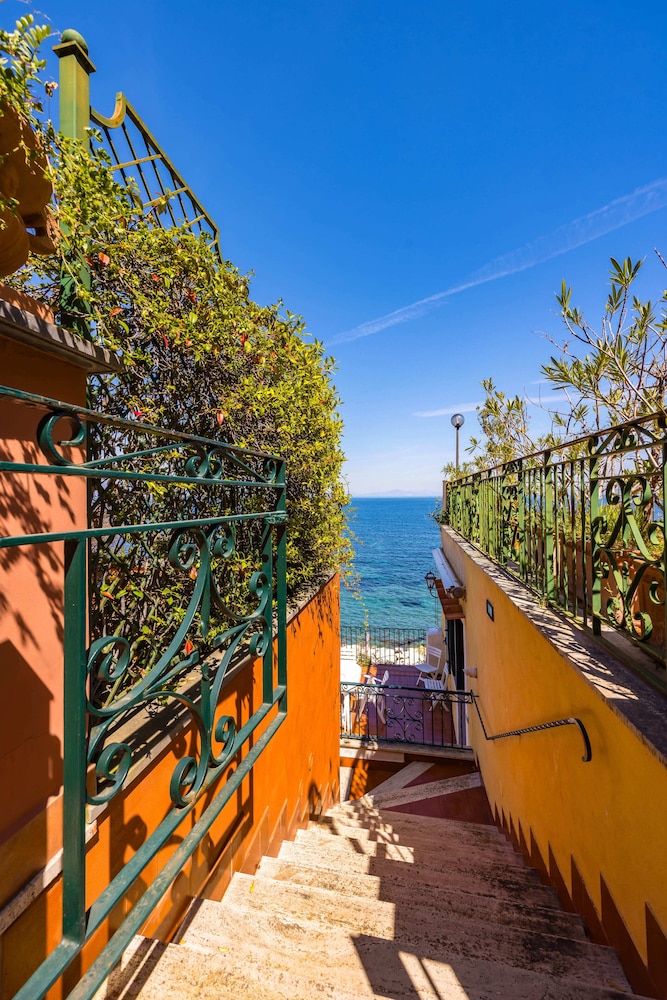 Heavenly Terrace by Napoliapartments