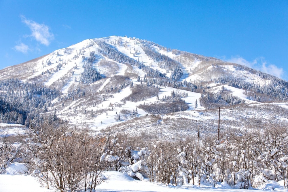 The Mason KBM Resorts Near Deer Valley Jordanelle Express Gondola 2 Units, 4 Bedrooms Ml-1349