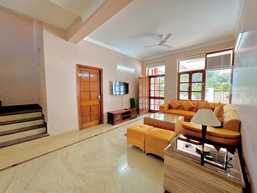 Luxury 4 Bedroom's Independent villa