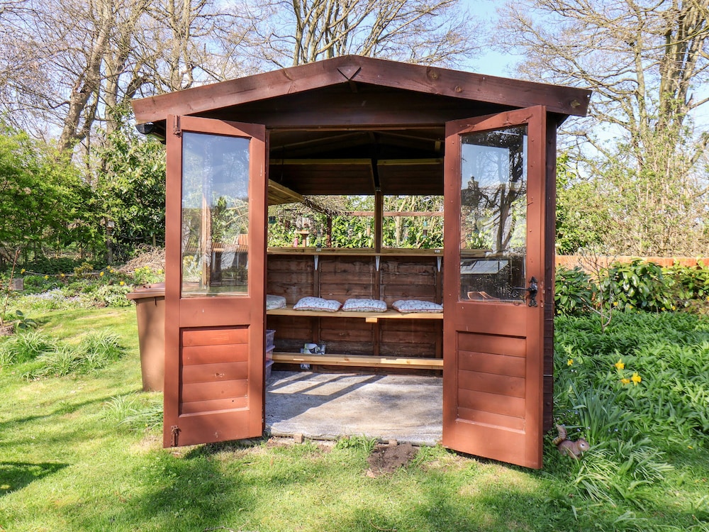 Twitchers' Den
