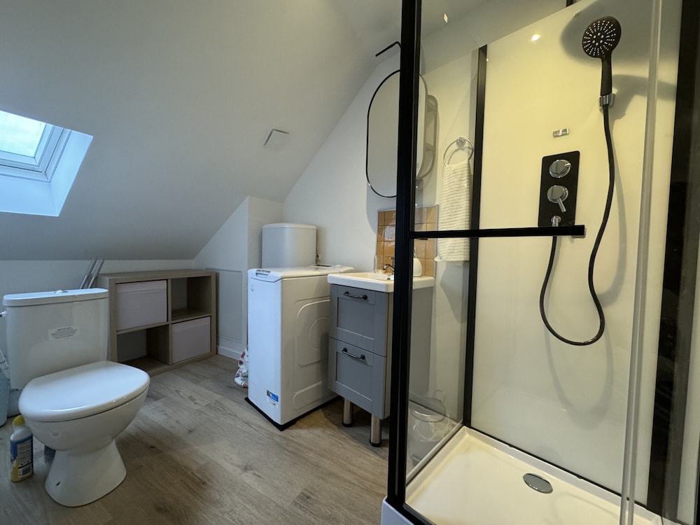 Modern Comfort in the Heart of Le Mans