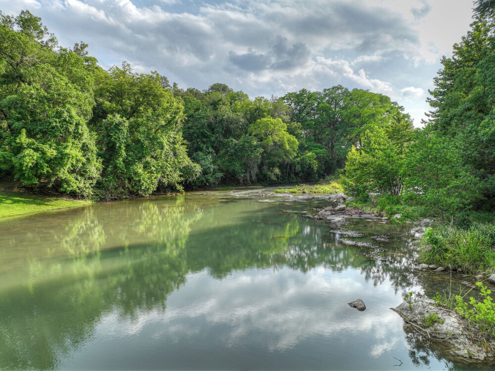 Riverfront Family Getaway on the Guadalupe