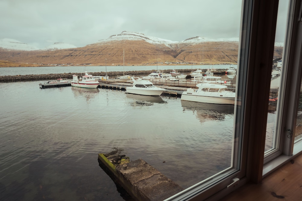 Lítlastova | A Charming Boathouse Getaway