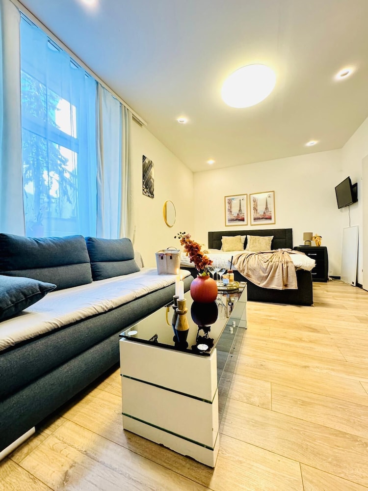 Central King Studio Downtown Area