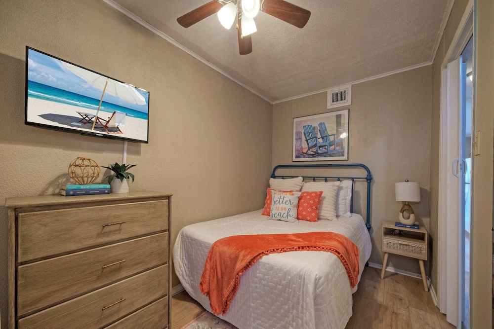 Private Balcony w/ Ocean View Pool & Hot Tub Access Ocean Echo by Avantstay