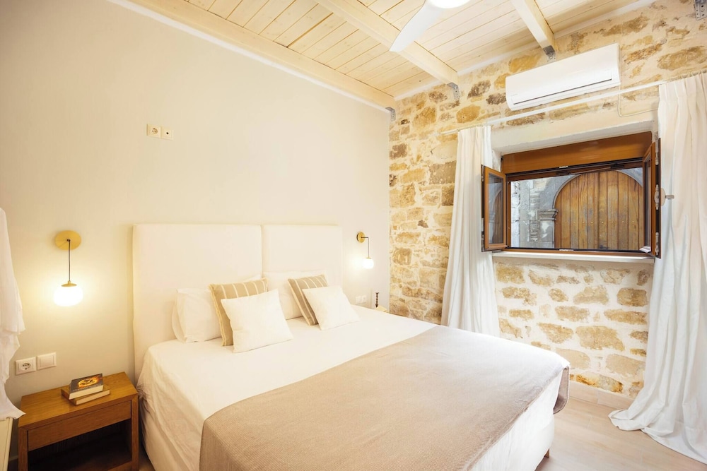 Stone Villa in Episkopi