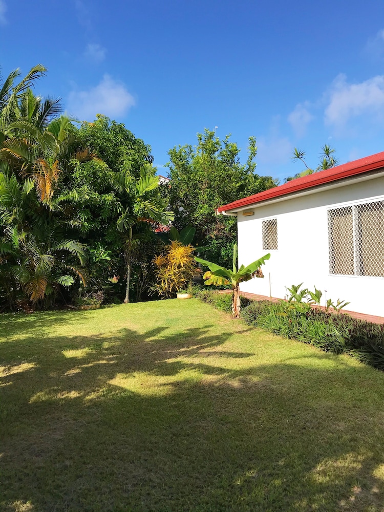 The Tropical Villa