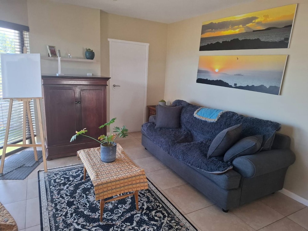 Whispering Waves - Serene Langebaan Getaway With Breathtaking Views