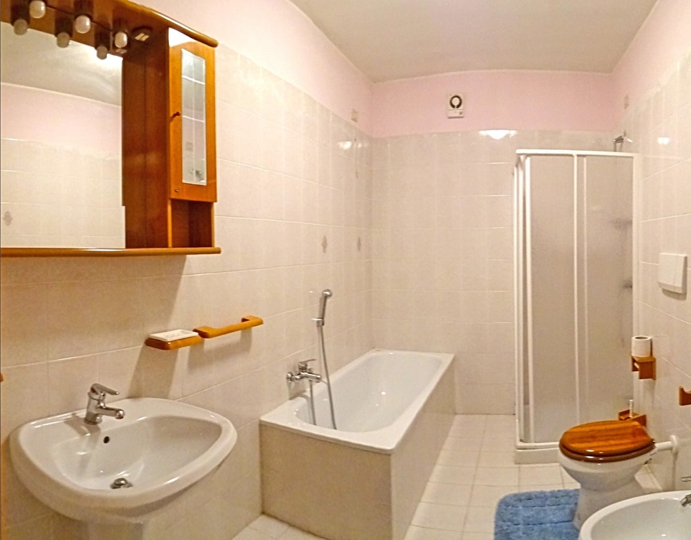 Holideal Villa Cinzia en Solofra — bathroom