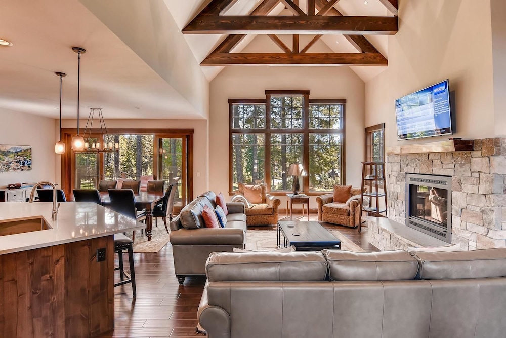 Elk Run Lodge