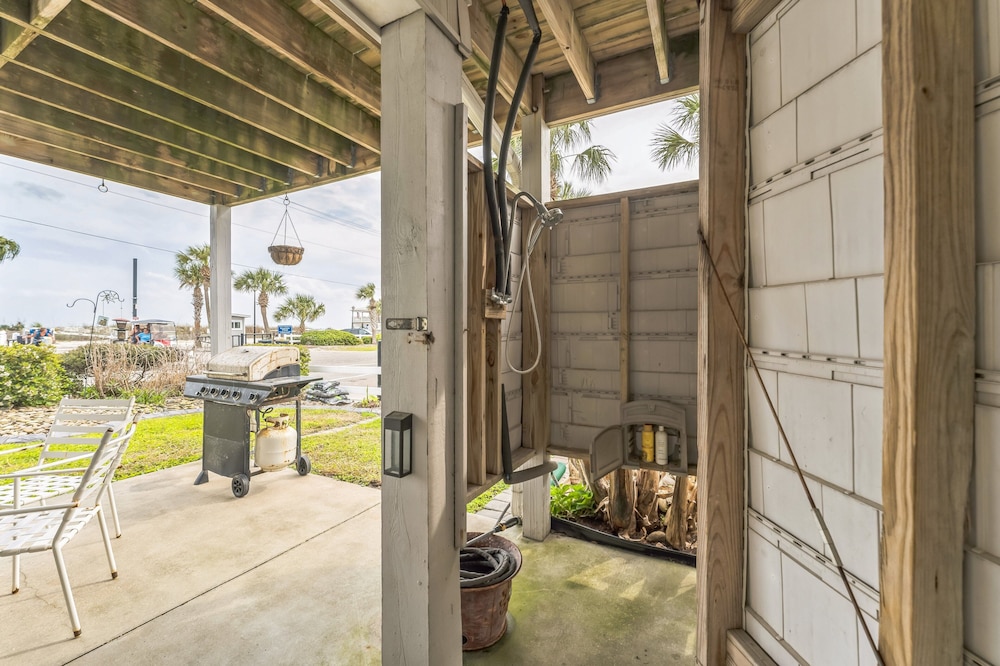 Coastal Camelot - Walk To Surfside Beach 2 Bedroom Duplex