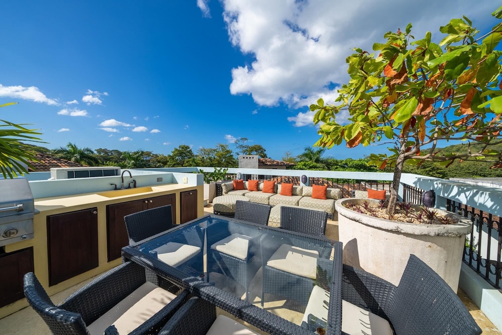 Las Catalinas 3BR House w Pool Rooftop Terrace Casa Cazenovia