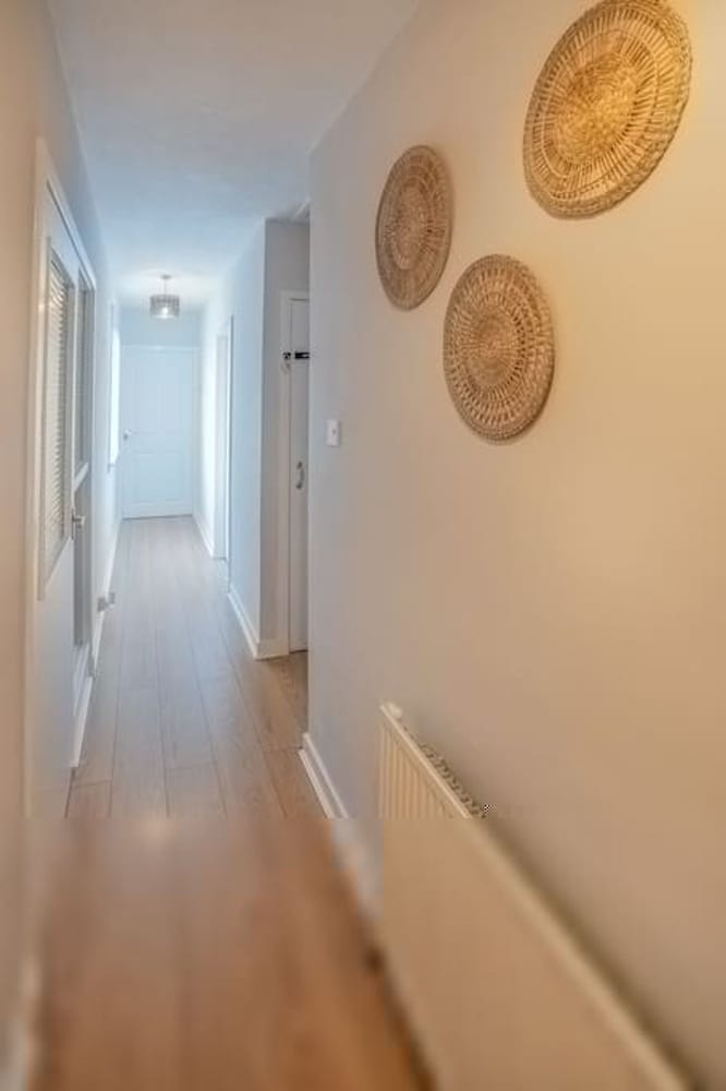 2 Bed Bungalow - Free Parking