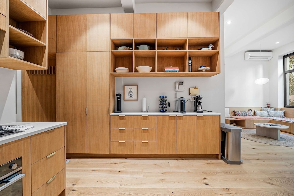 Havemeyer by Rove Travel Duplex Loft w Terrace
