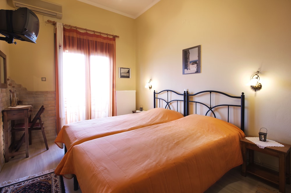 Mpalkoni Sti Monemvasia photo 3