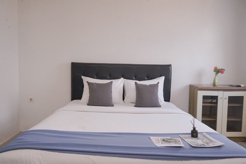 Comfy Studio Room at Bintaro Icon Apartment