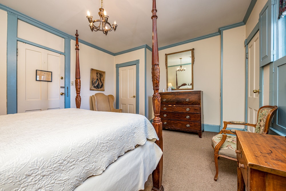 Wayside Inn