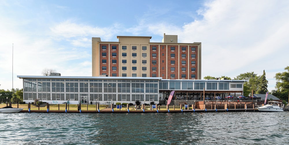 Crowne Plaza Niagara Falls NY Riverside by IHG