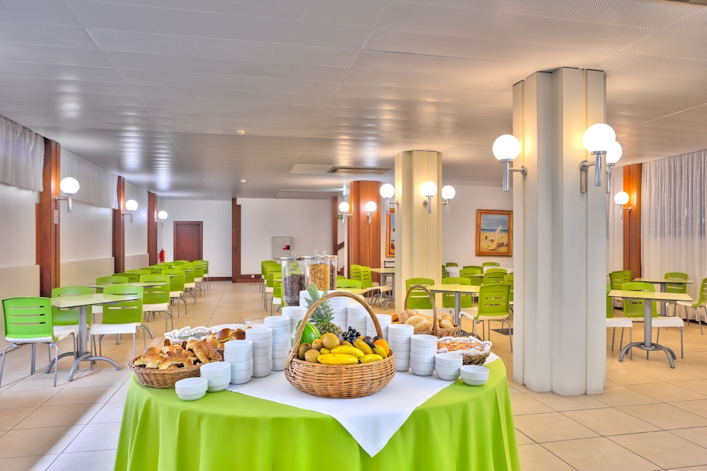 Porto Santo Vacations - Praia Dourada Hotel - Property Image 7