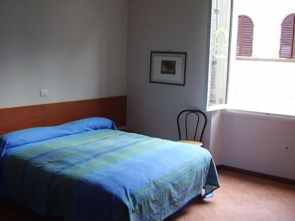 XXVII Aprile Bed & Car