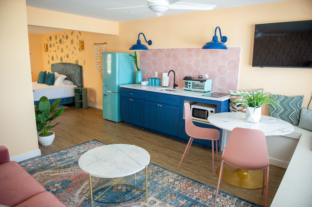 Sunburst Inn