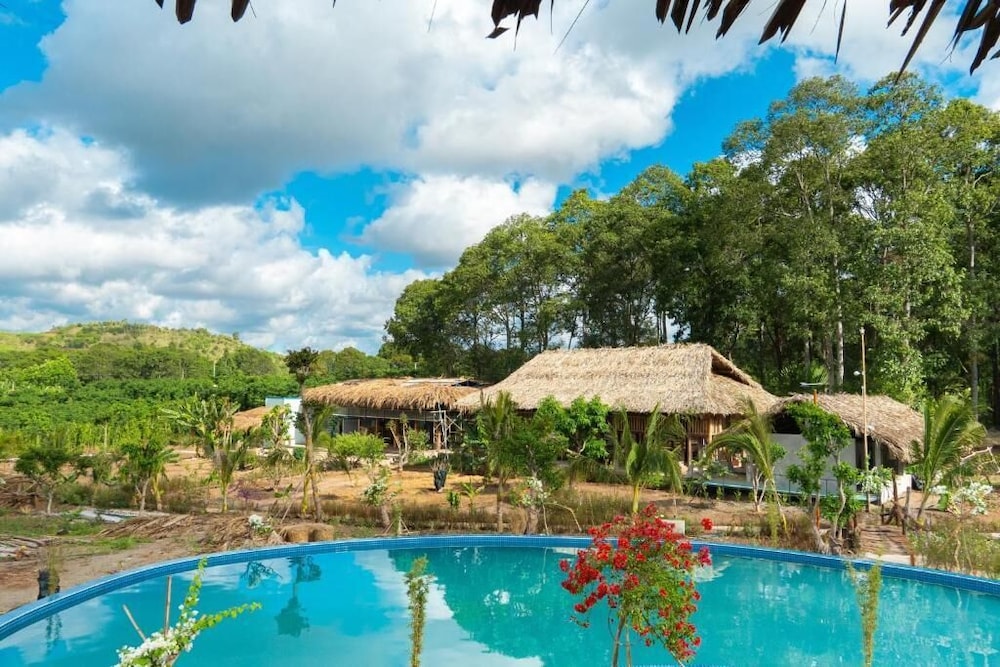 Suoi Rao Hao Huc Village
