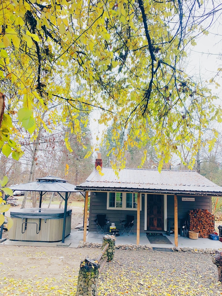 Barefoot Villas Cabin 3 Caribou