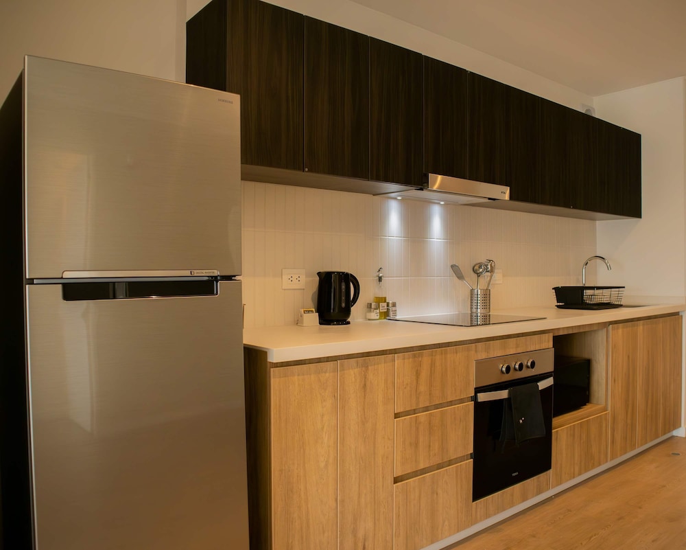 w Elegant 2BR Apartment in Miraflores Steps From Larcomar