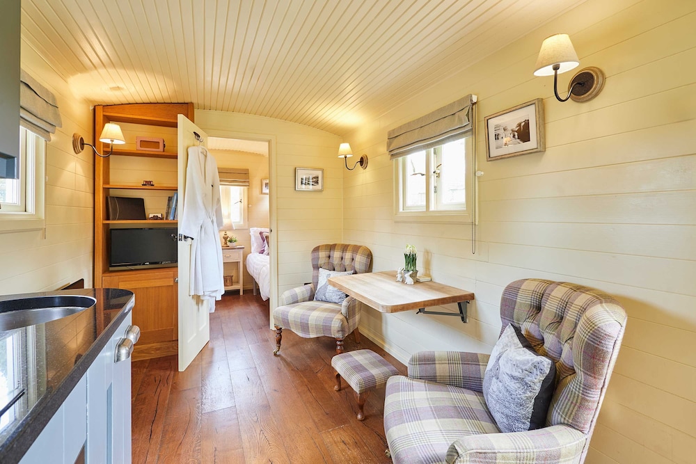 Host Stay Guards Van