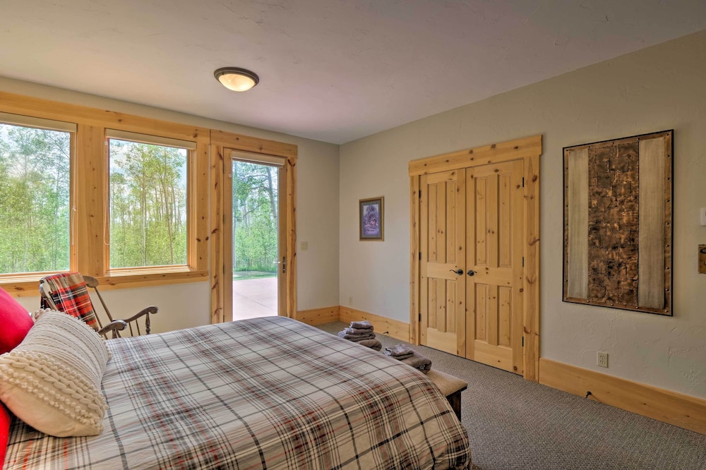 22str-00506 Fairplay Log Cabin: 26 Mi to Breck! view 2