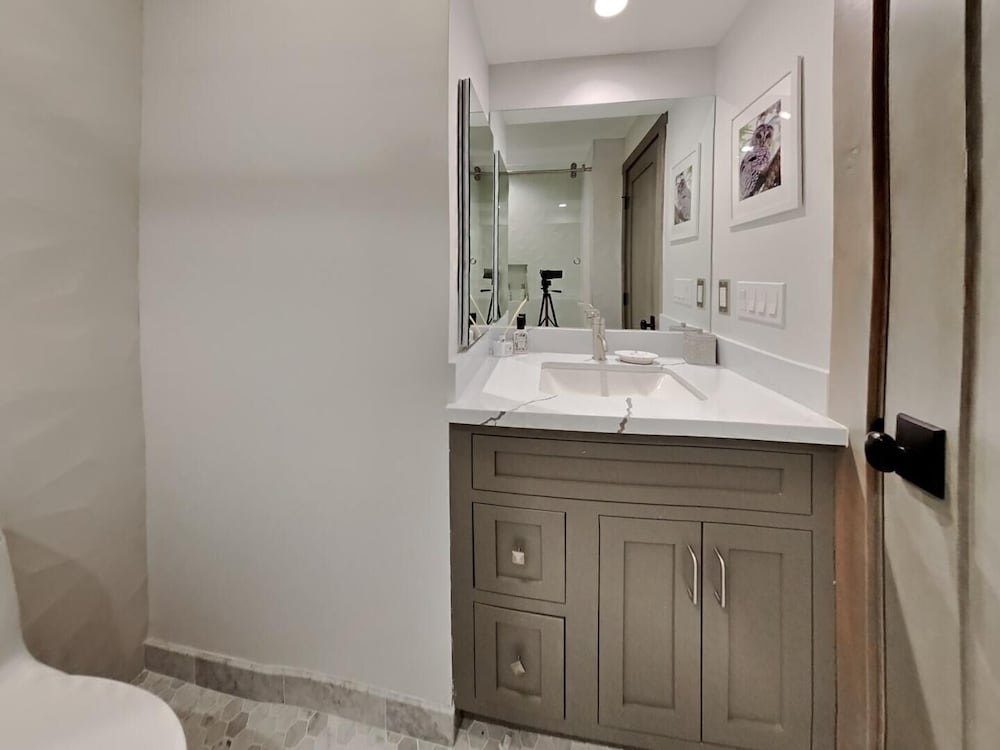 1849 Condos 642 3 Bedroom Home