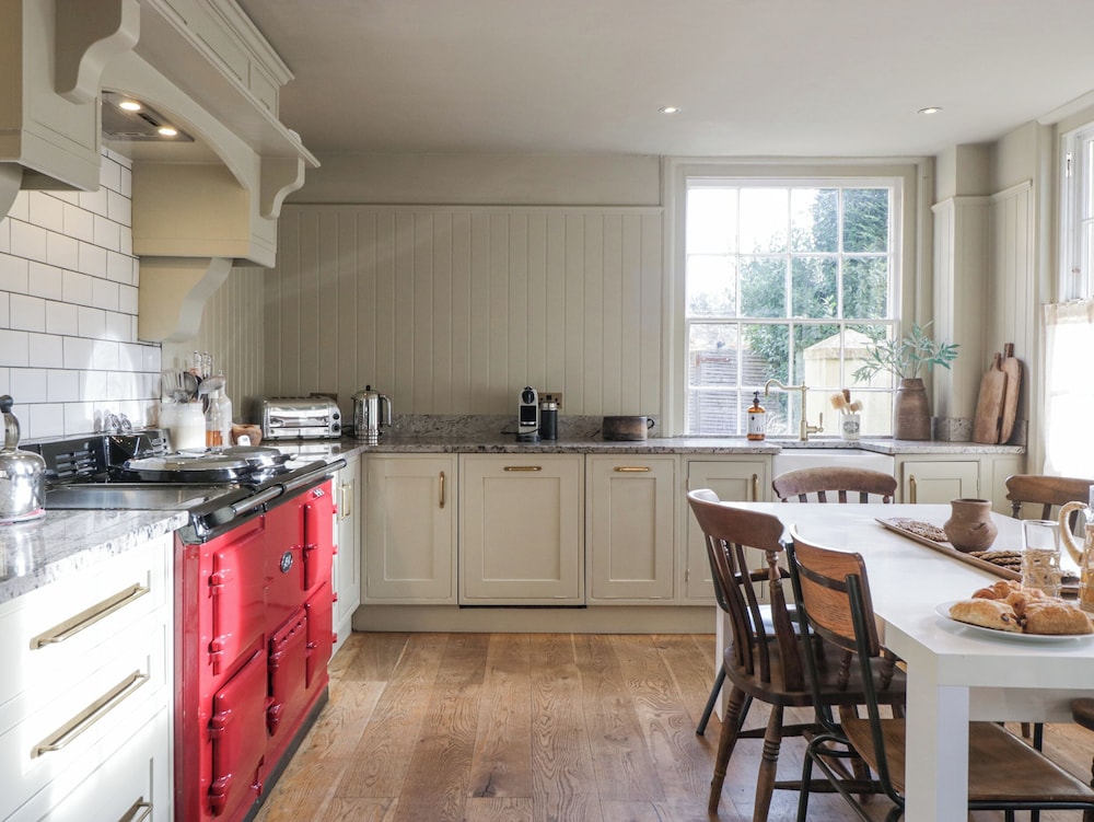 Cotswold House