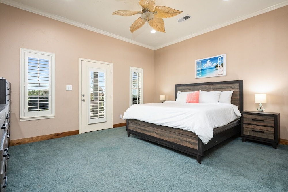Yoho Hideout 4 Bedroom Home by RedAwning view 4