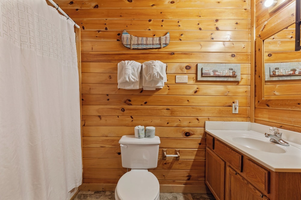 Serene Creek Cabin